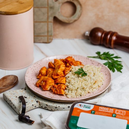 FRANGO CUBOS COM ARROZ FAKE DE COUVE FLOR - LOW CARB 200G