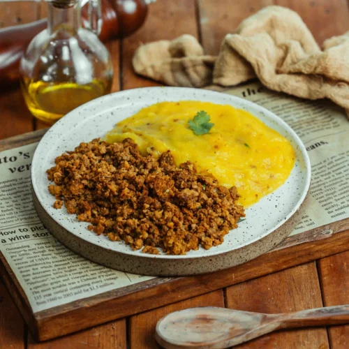 CARNE PATINHO MOÍDO + PURÊ DE MANDIOQUINHA 300G