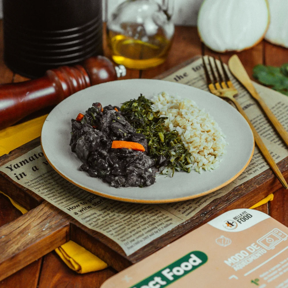 FEIJOADA VEGETARIANA C/ARROZ INTEGRAL E COUVE REFOGADA 300G