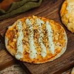 MINI PIZZA DE FRANGO COM REQUEIJÃO - INTEGRAL 150G