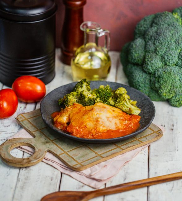 PARMEGIANA DE FRANGO COM BRÓCOLIS TEMPERADO 250G